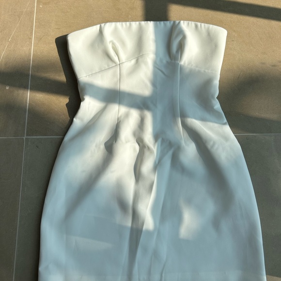 Renn Mini Dress in Ivory White- Lovers and Friends - Picture 2 of 6